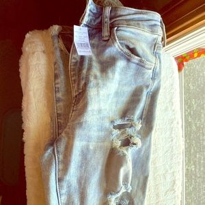 NWT American Eagle super stretch distressed jeans
